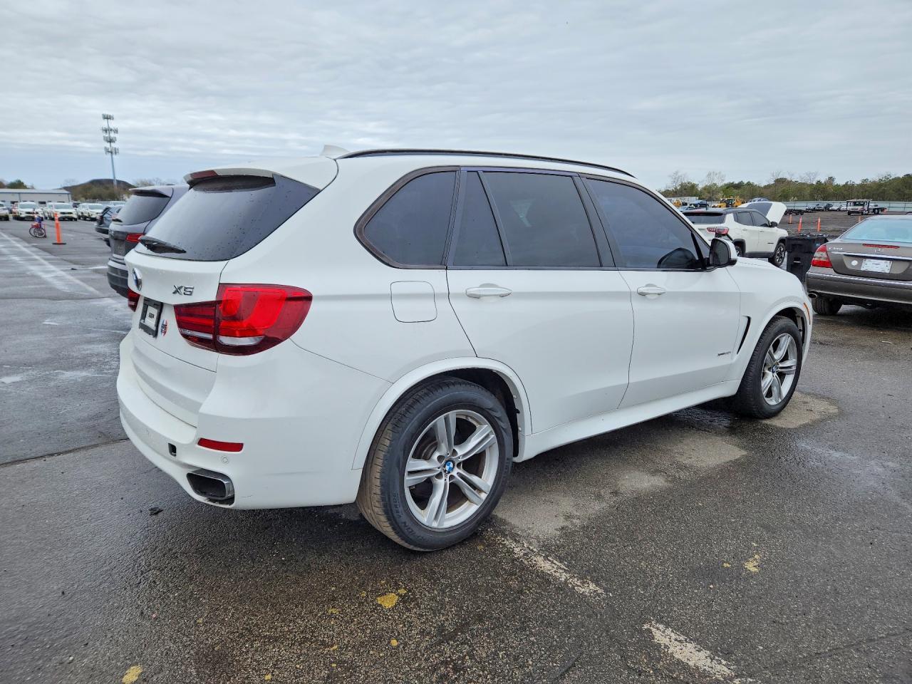 2015 BMW X5 xDrive50I - zdjęcie 3