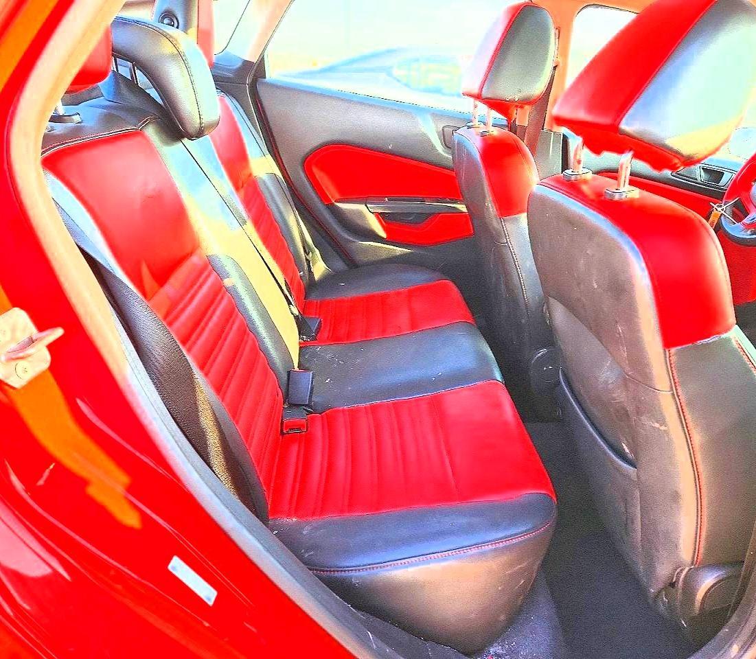 2013 Ford Fiesta Titanium - zdjęcie 10