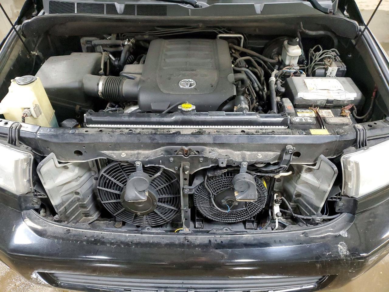 2013 Toyota Sequoia Sr5 - zdjęcie 11