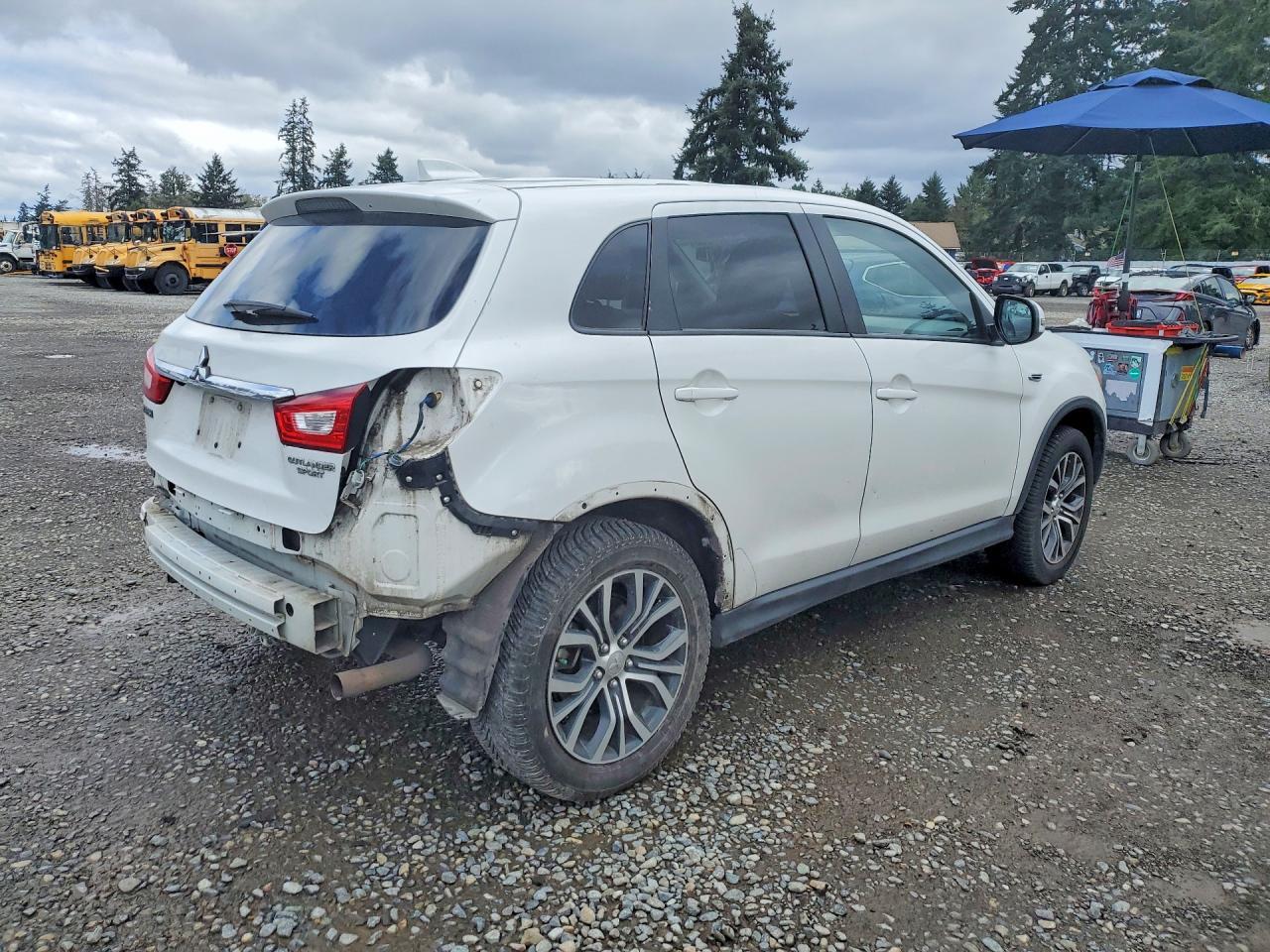 2018 Mitsubishi Outlander Sport Es - zdjęcie 3