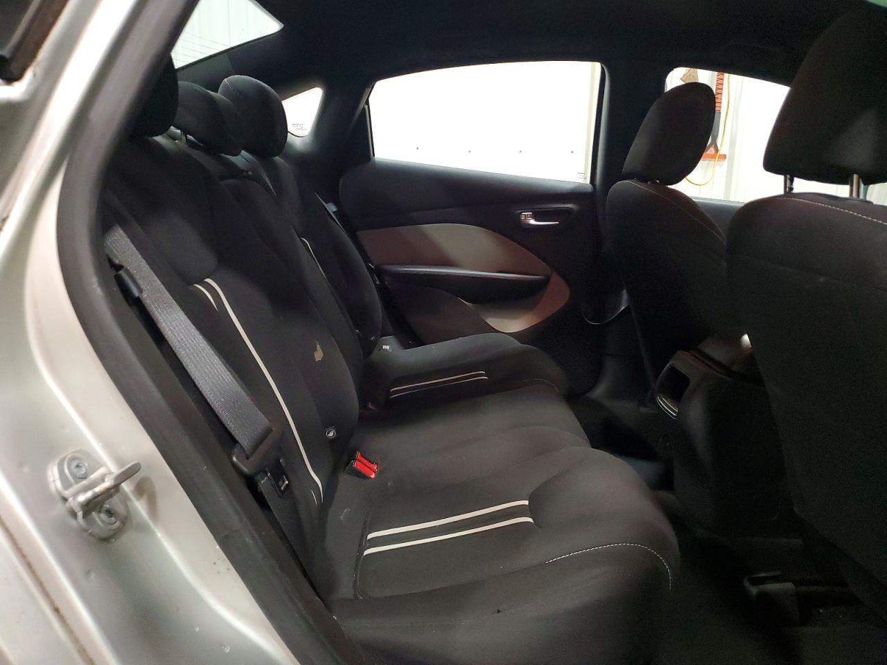 2013 Dodge Dart Sxt - zdjęcie 10