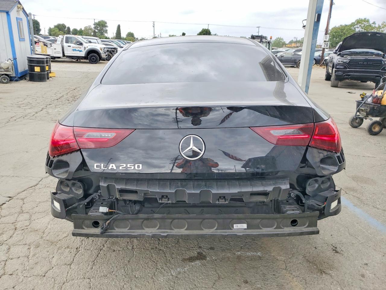2025 Mercedes Benz Cla 250 - zdjęcie 6