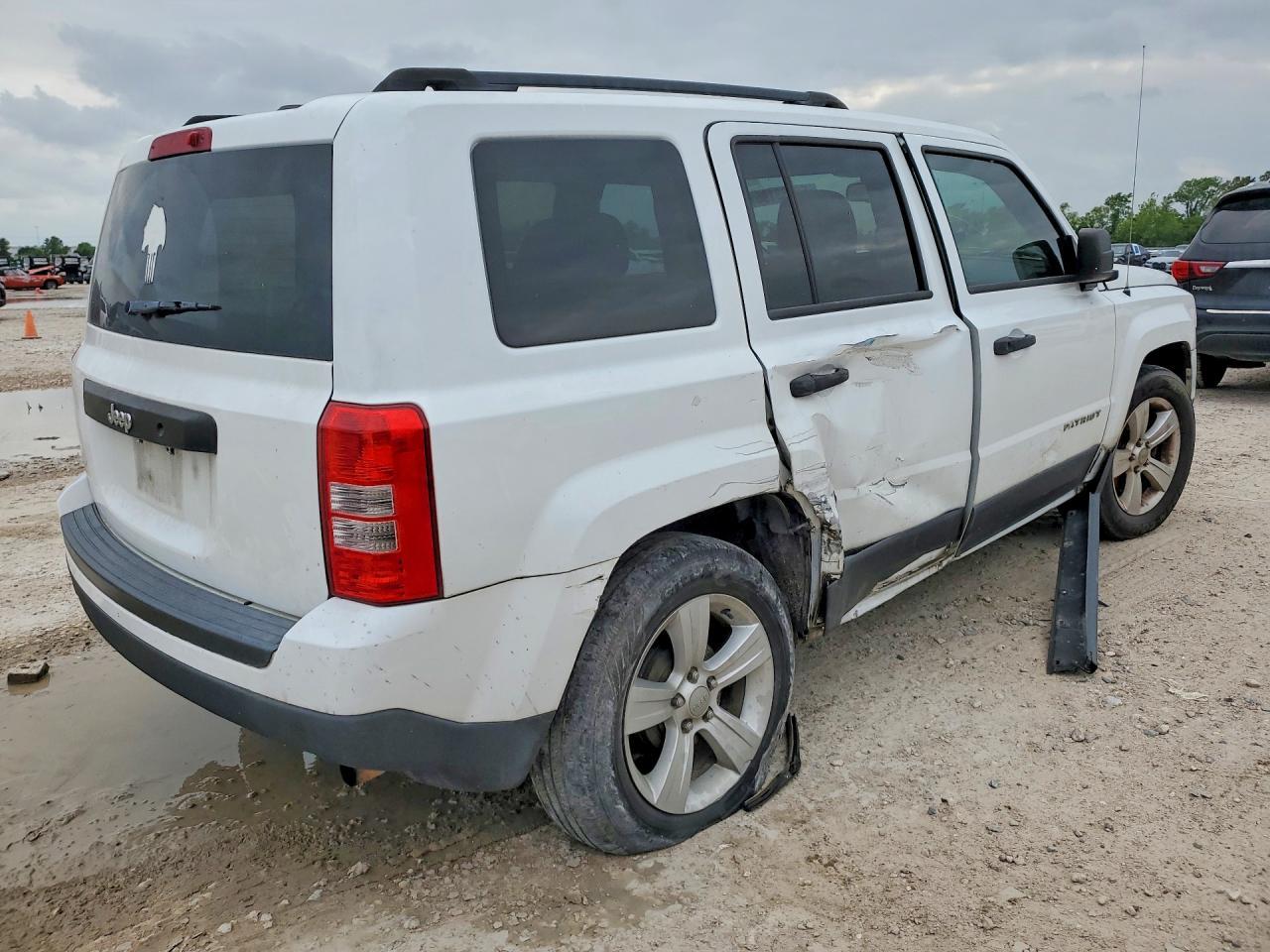 2016 Jeep Patriot - zdjęcie 3