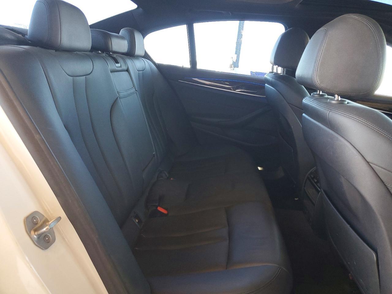 2018 BMW 530 I - zdjęcie 10