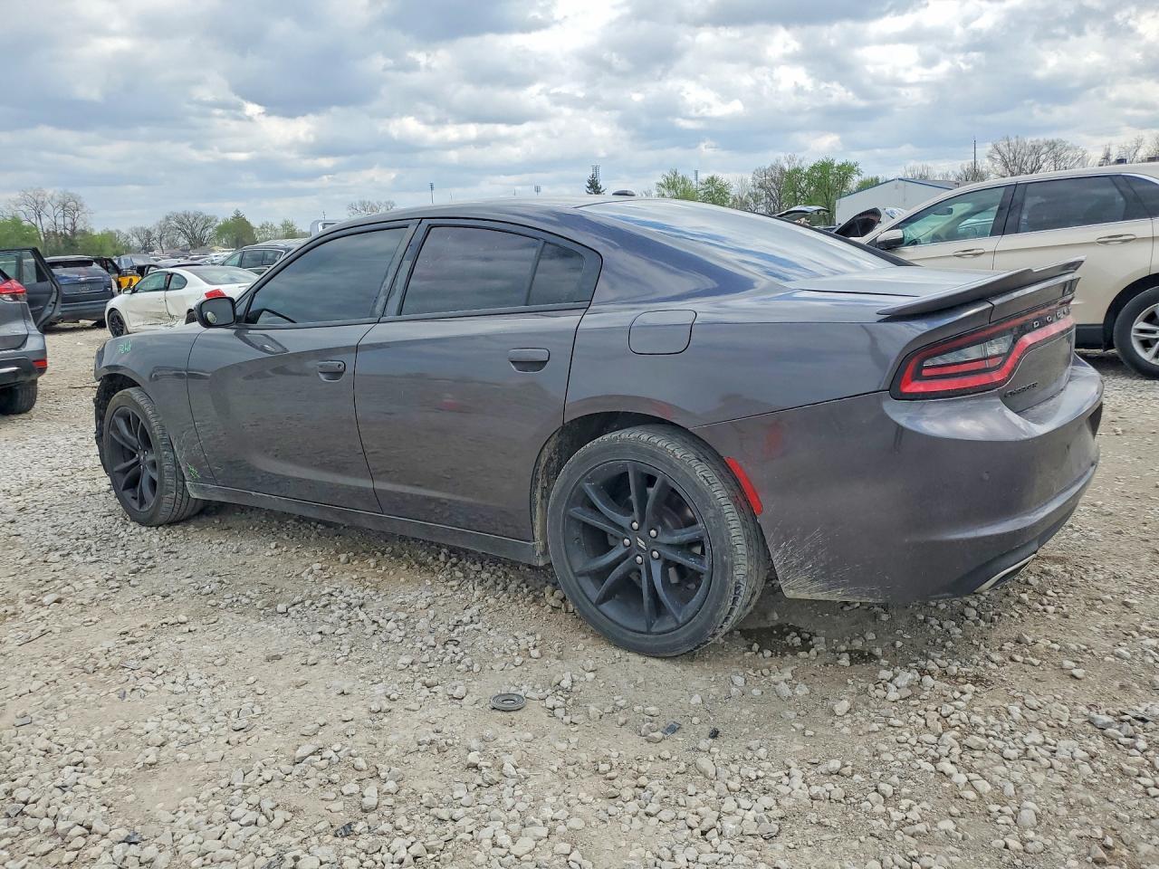 2018 Dodge Charger Sxt - zdjęcie 2