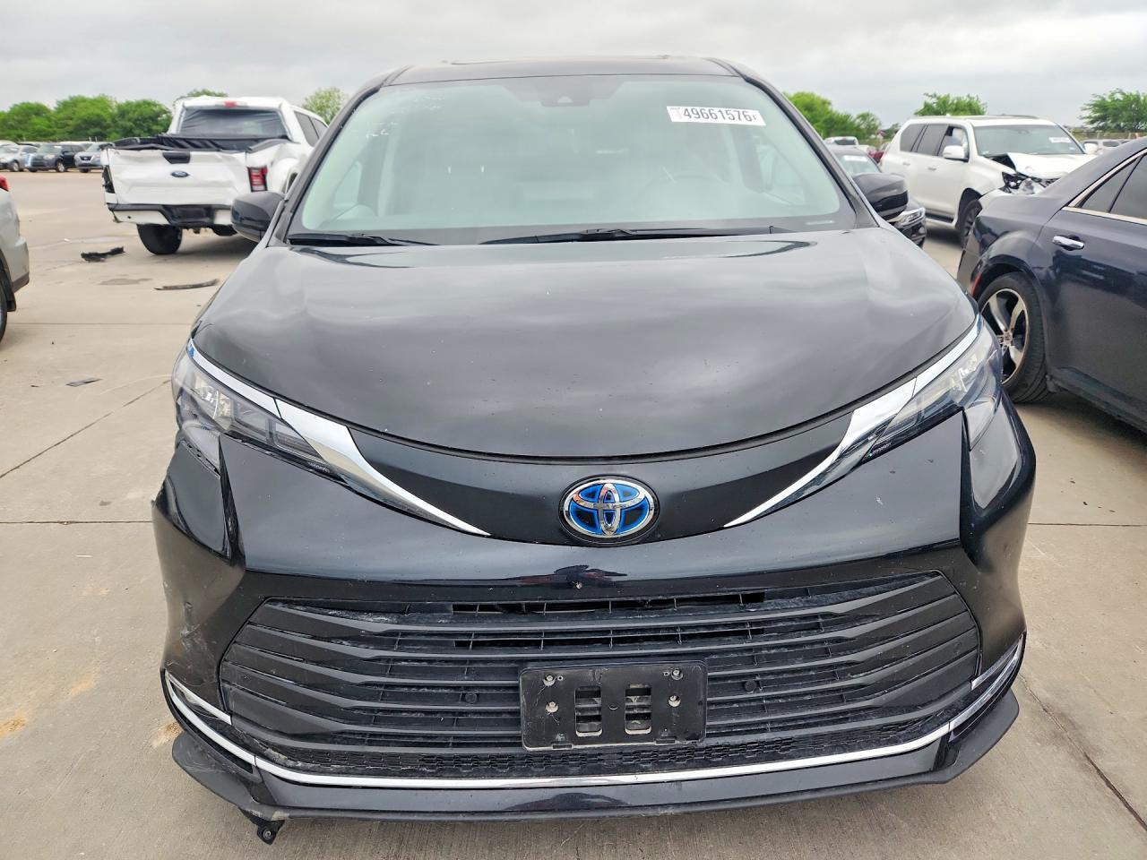 2024 Toyota Sienna Xle - zdjęcie 5