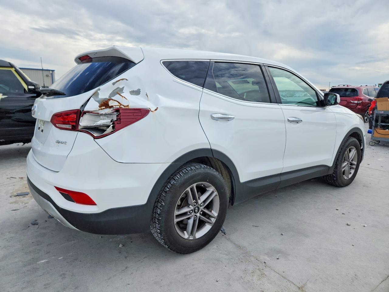 2017 Hyundai Santa Fe Sport 2.4L - zdjęcie 3