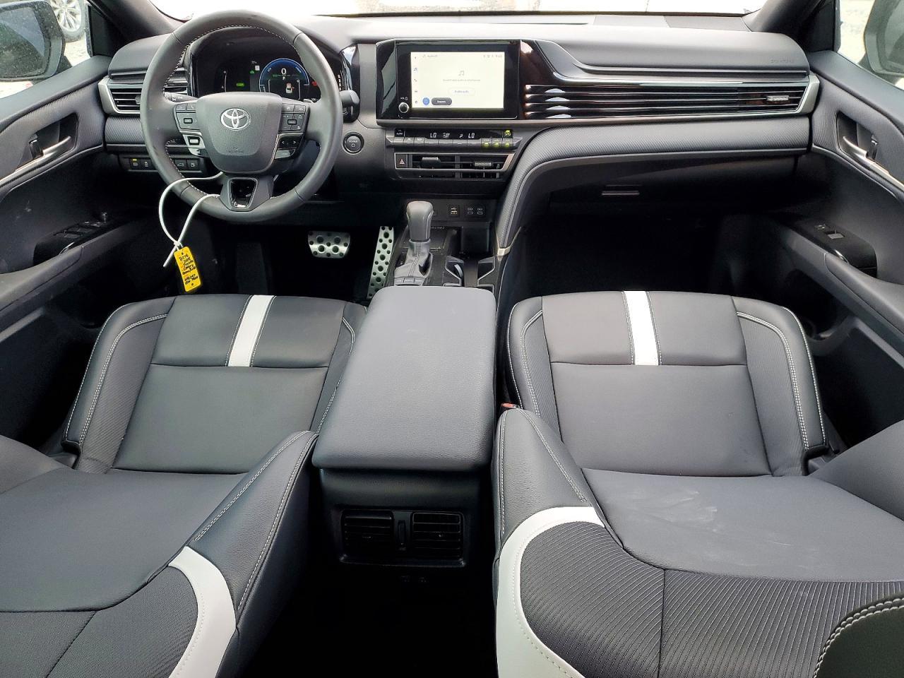 2025 Toyota Camry Se - zdjęcie 8