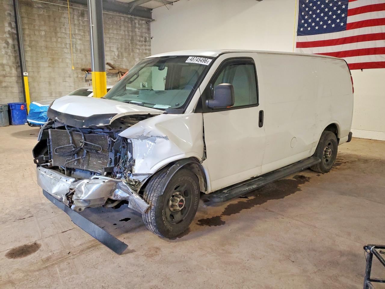 2017 GMC Savana G2500 - zdjęcie główne