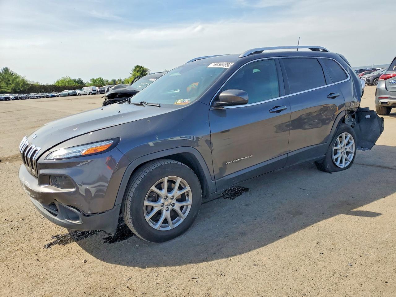 2016 Jeep Cherokee Latitude - zdjęcie główne