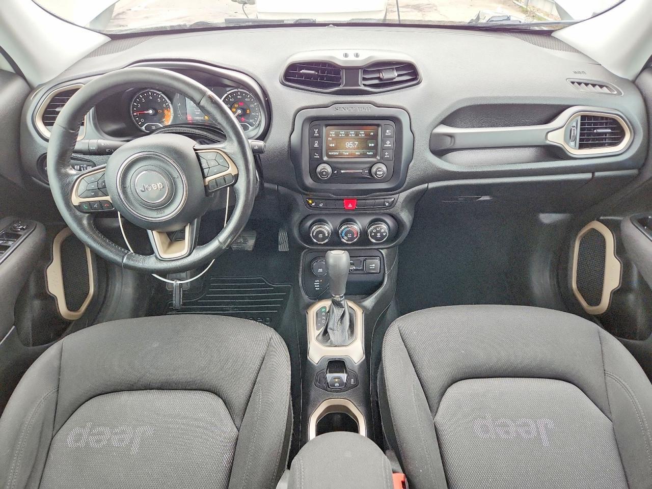 2016 Jeep Renegade Latitude - zdjęcie 8