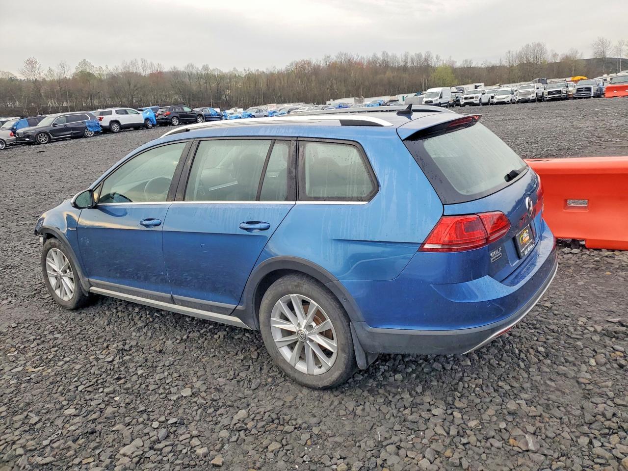 2017 Volkswagen Golf Alltrack S - zdjęcie 2