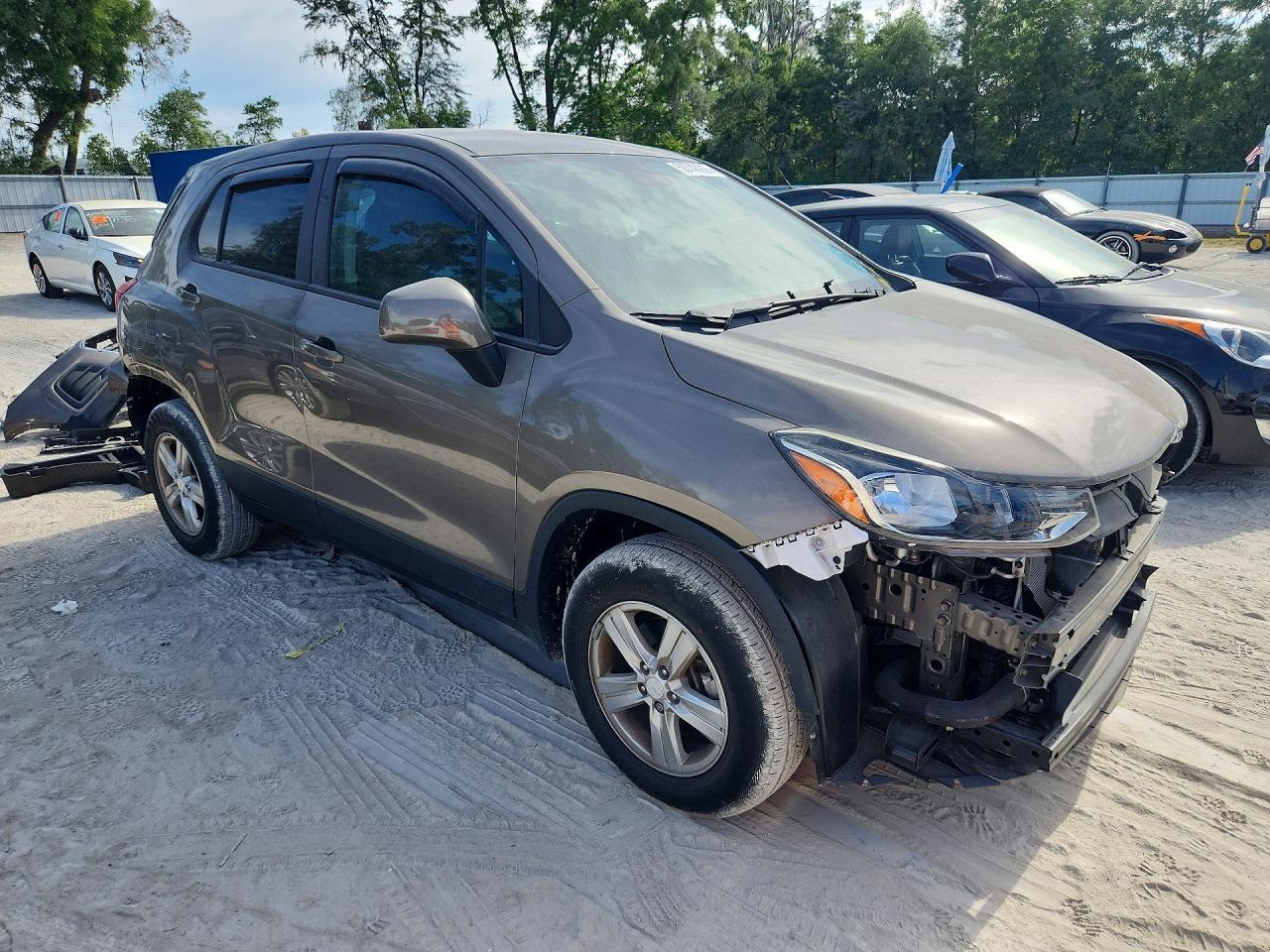 2021 Chevrolet Trax Ls - zdjęcie 4