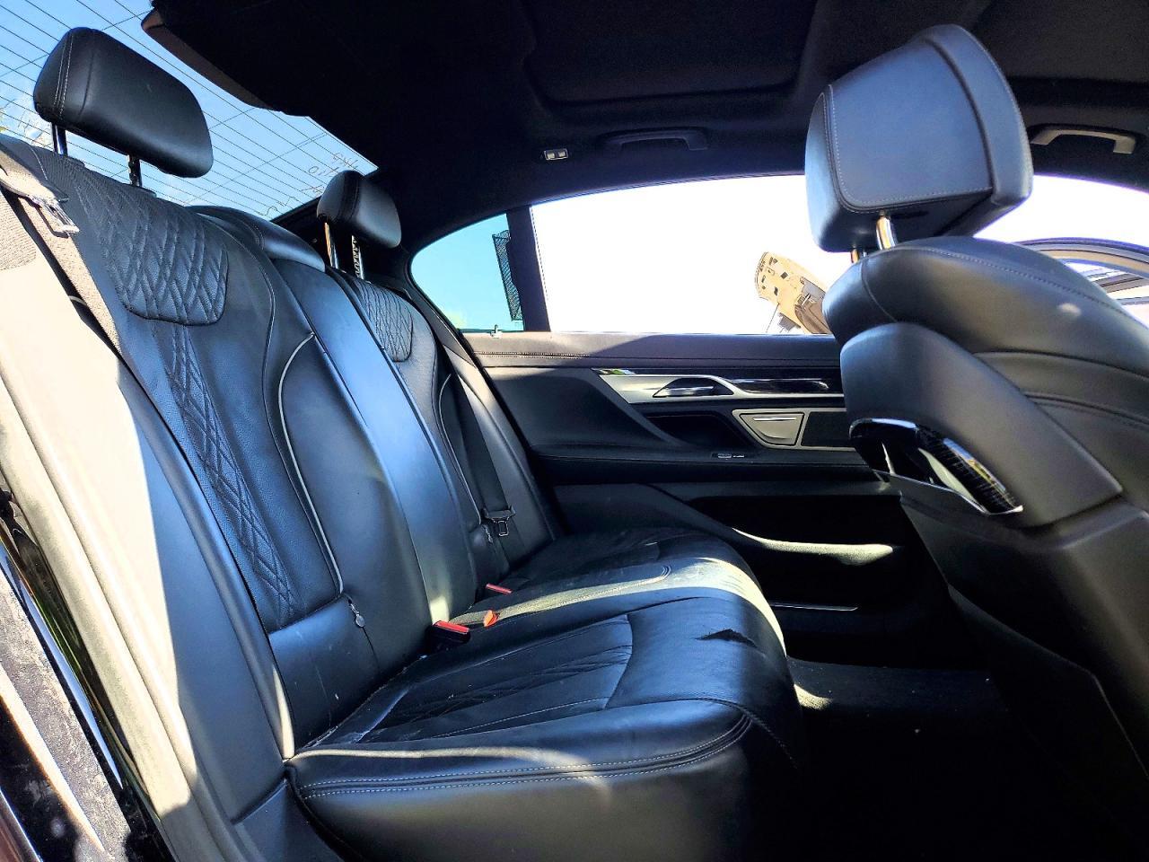 2017 BMW 750 I - zdjęcie 10