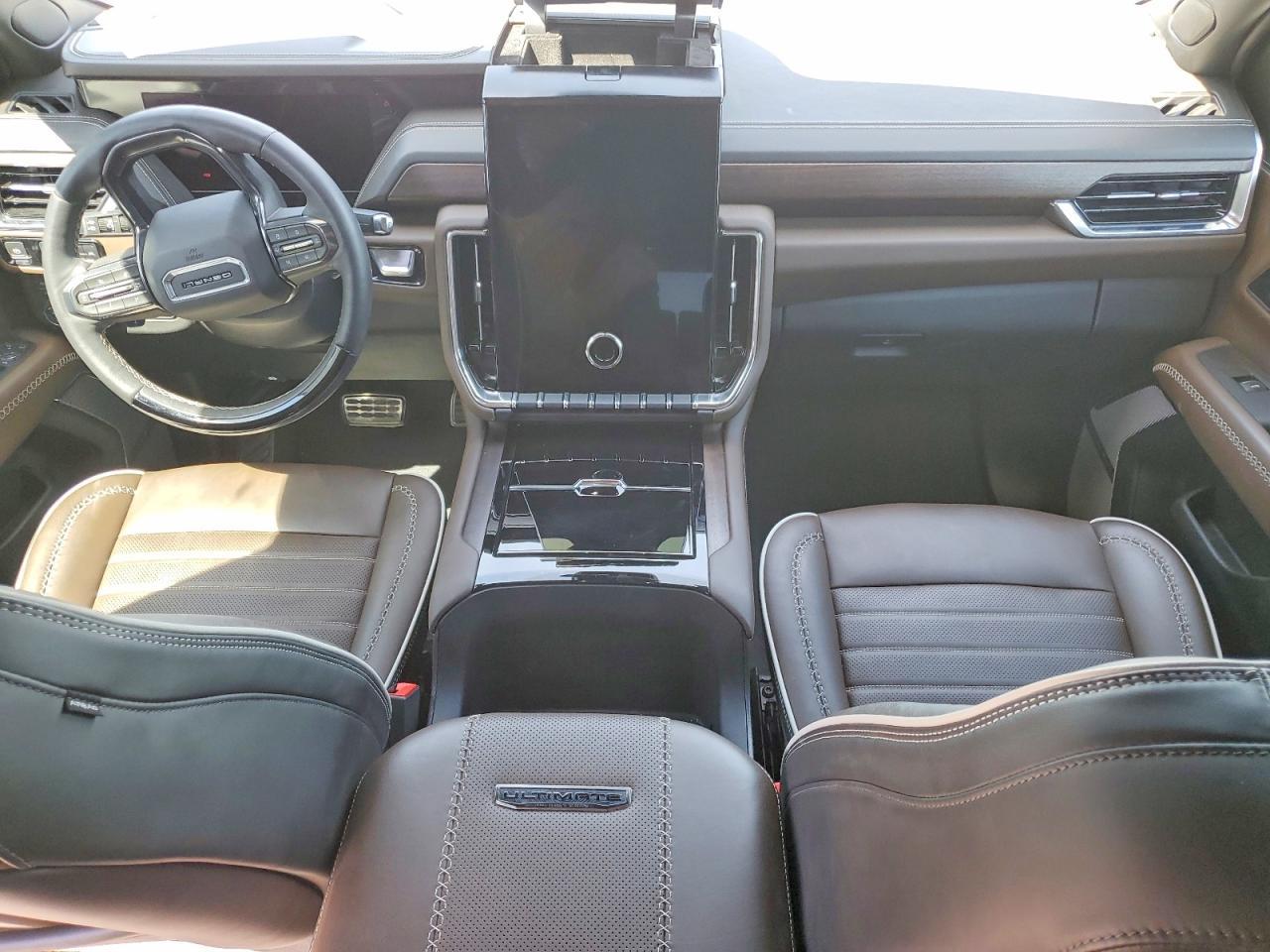 2025 GMC Yukon Denali Ultimate - zdjęcie 8