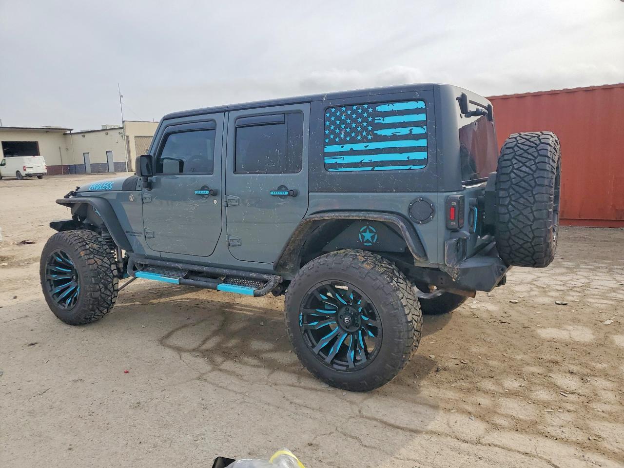 2014 Jeep Wrangler Unlimited Rubicon - zdjęcie 2