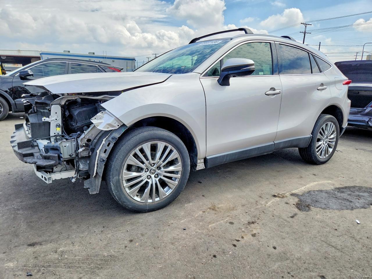 2021 Toyota Venza - zdjęcie główne