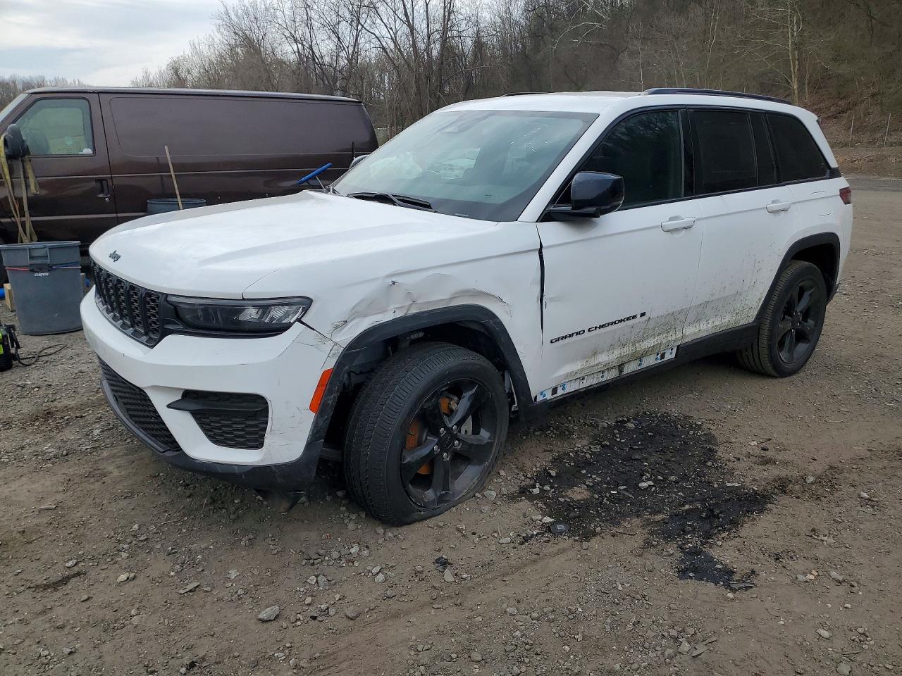 2025 Jeep Grand Cherokee Laredo - zdjęcie główne