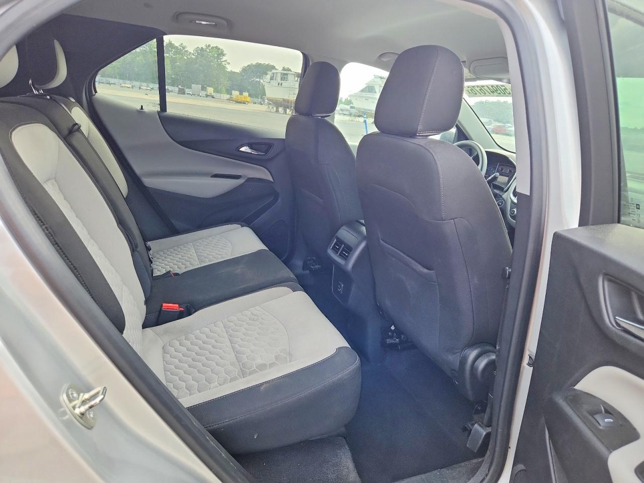 2020 Chevrolet Equinox Ls - zdjęcie 11