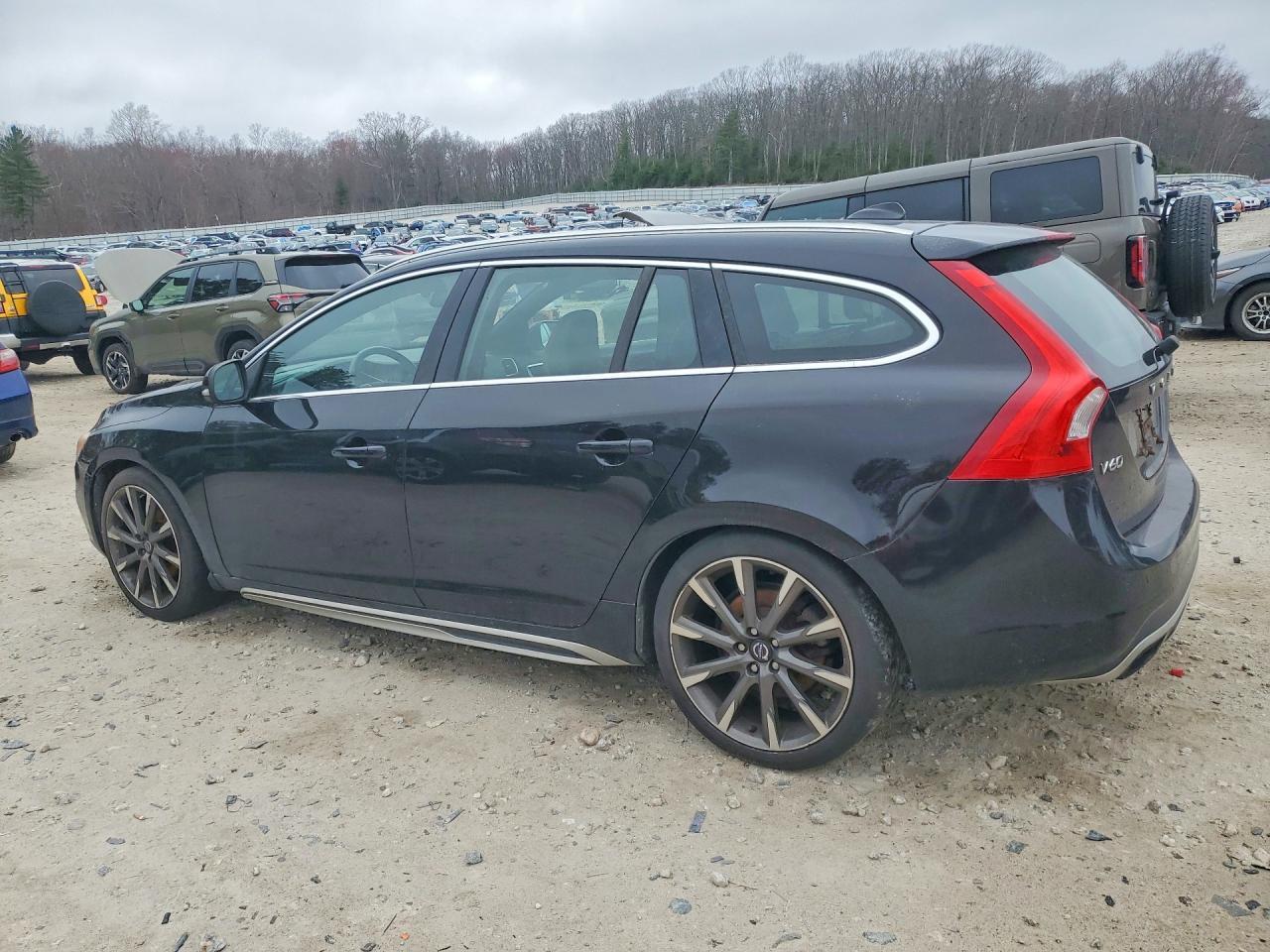 2015 Volvo V60 Premier - zdjęcie 2