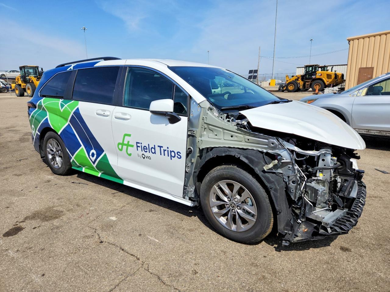 2025 Toyota Sienna Le 8-Passenger - zdjęcie 4