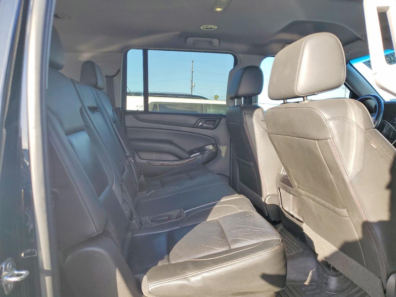 2019 Chevrolet Suburban - zdjęcie 11