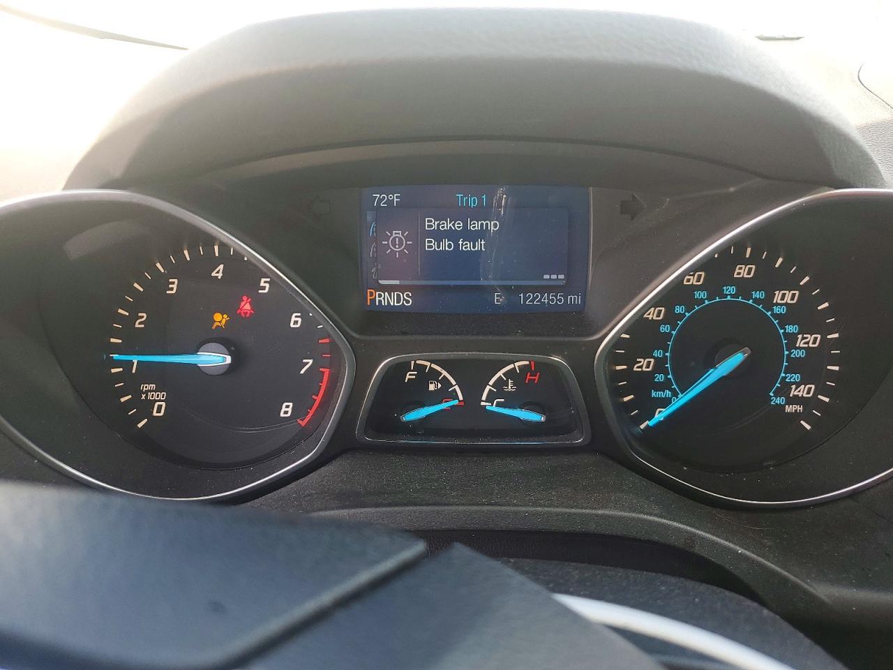 2014 Ford Escape S - zdjęcie 9