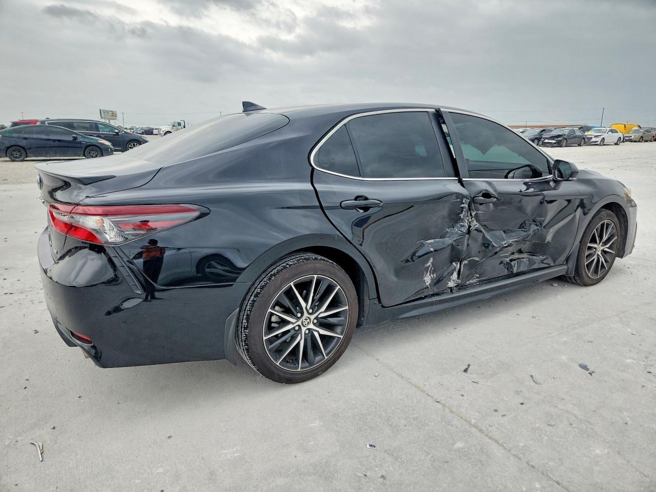 2023 Toyota Camry Se - zdjęcie 3