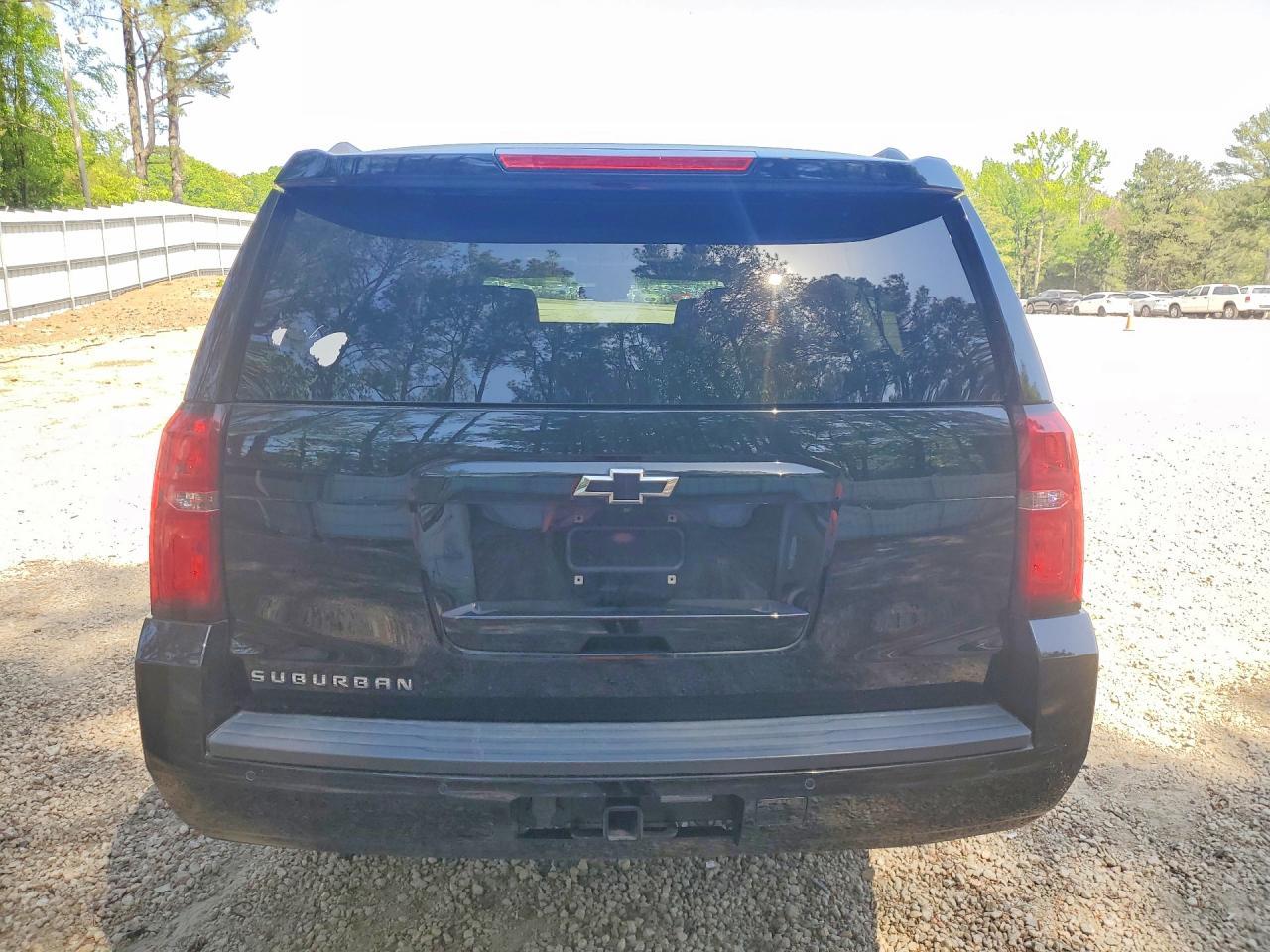 2020 Chevrolet Suburban C1500 Lt - zdjęcie 6