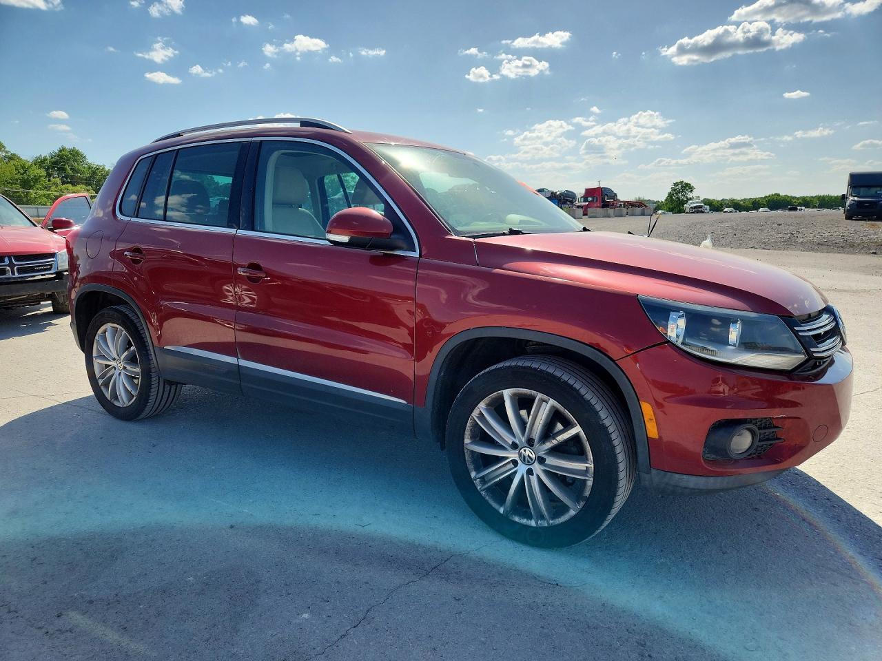 2013 Volkswagen Tiguan S - zdjęcie 4