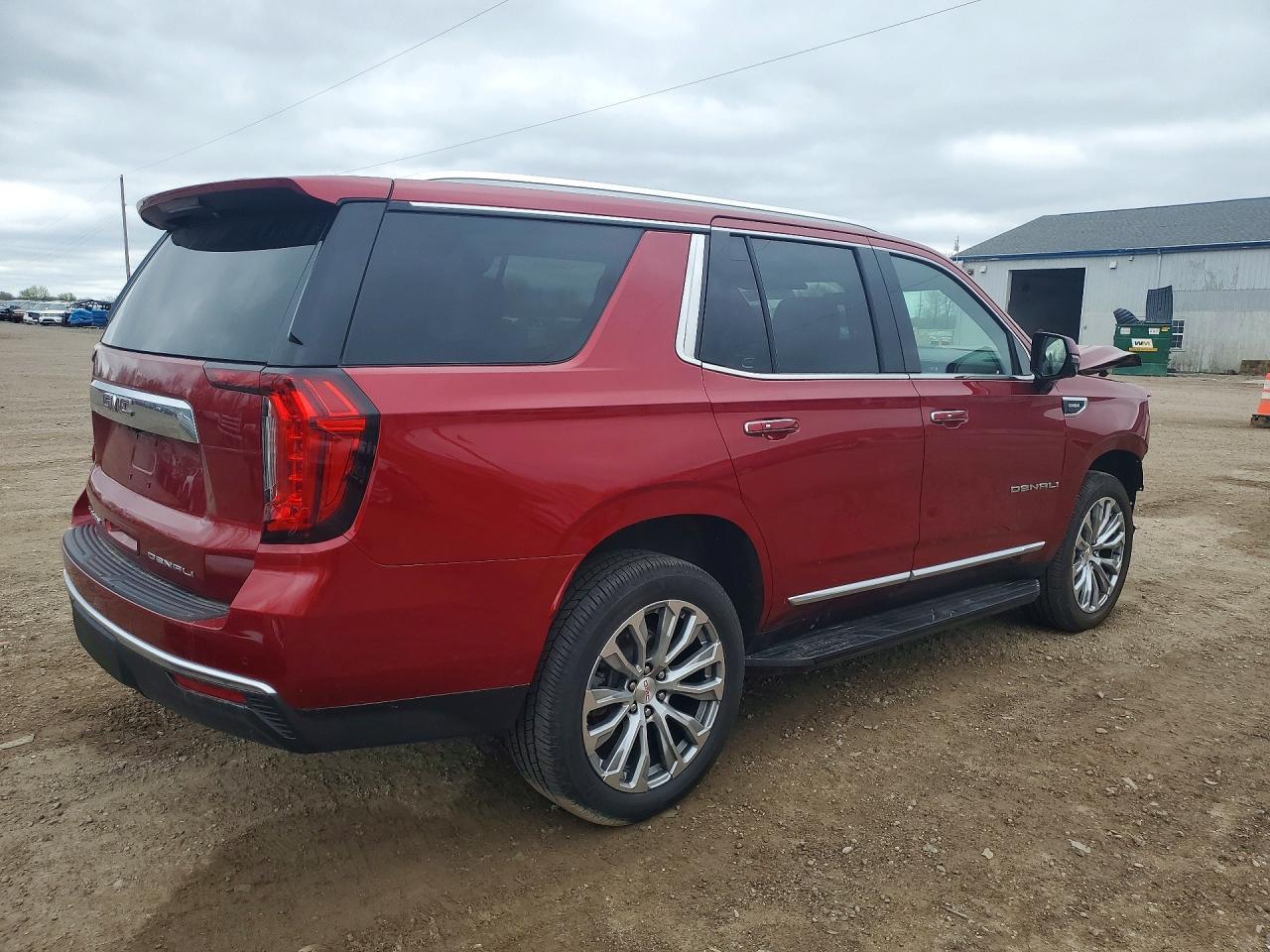 2022 GMC Yukon Denali - zdjęcie 3