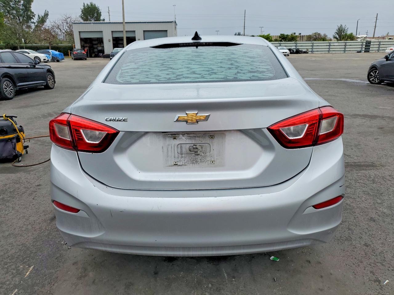 2018 Chevrolet Cruze Ls - zdjęcie 6