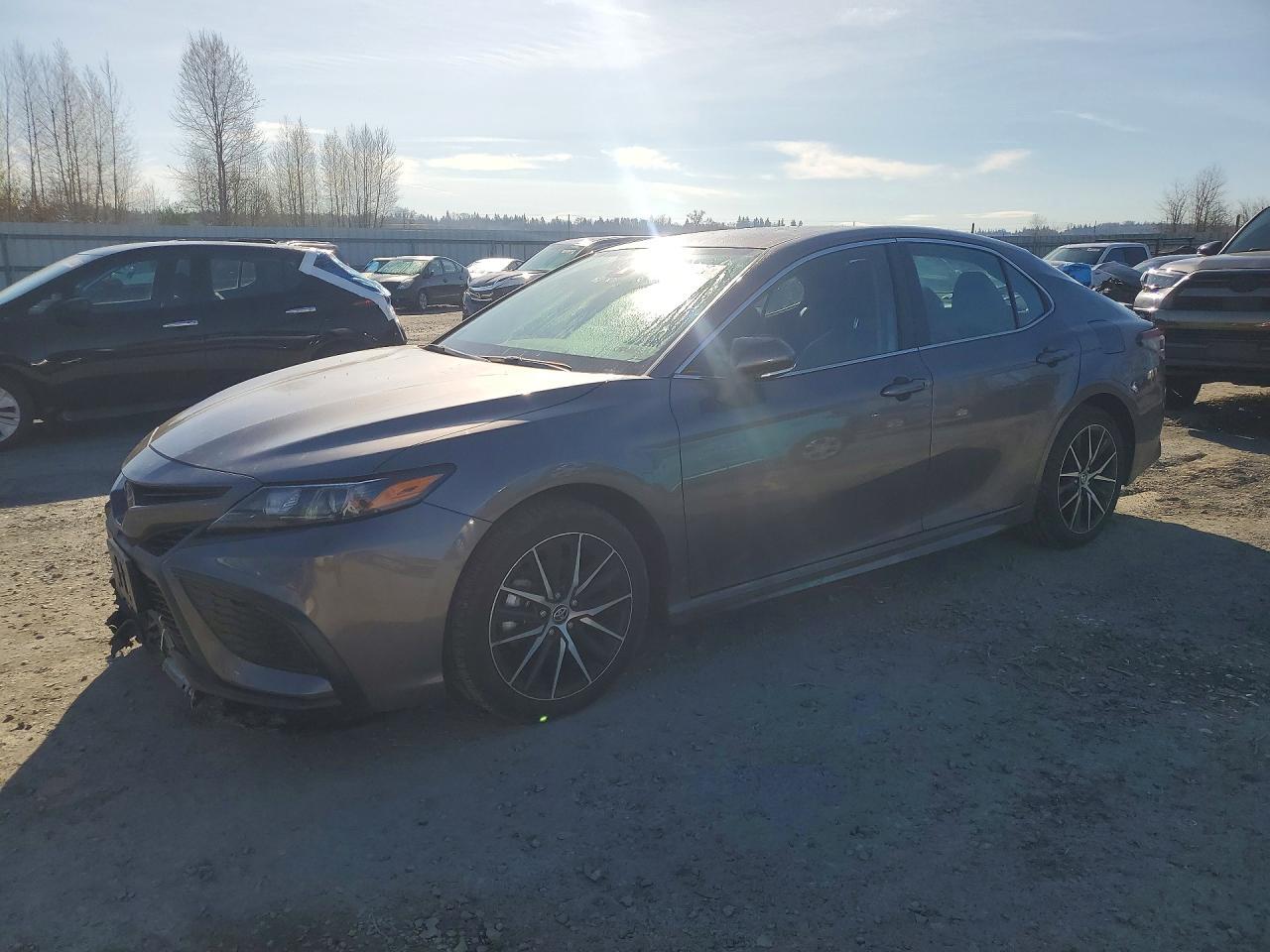 2024 Toyota Camry Se - zdjęcie główne