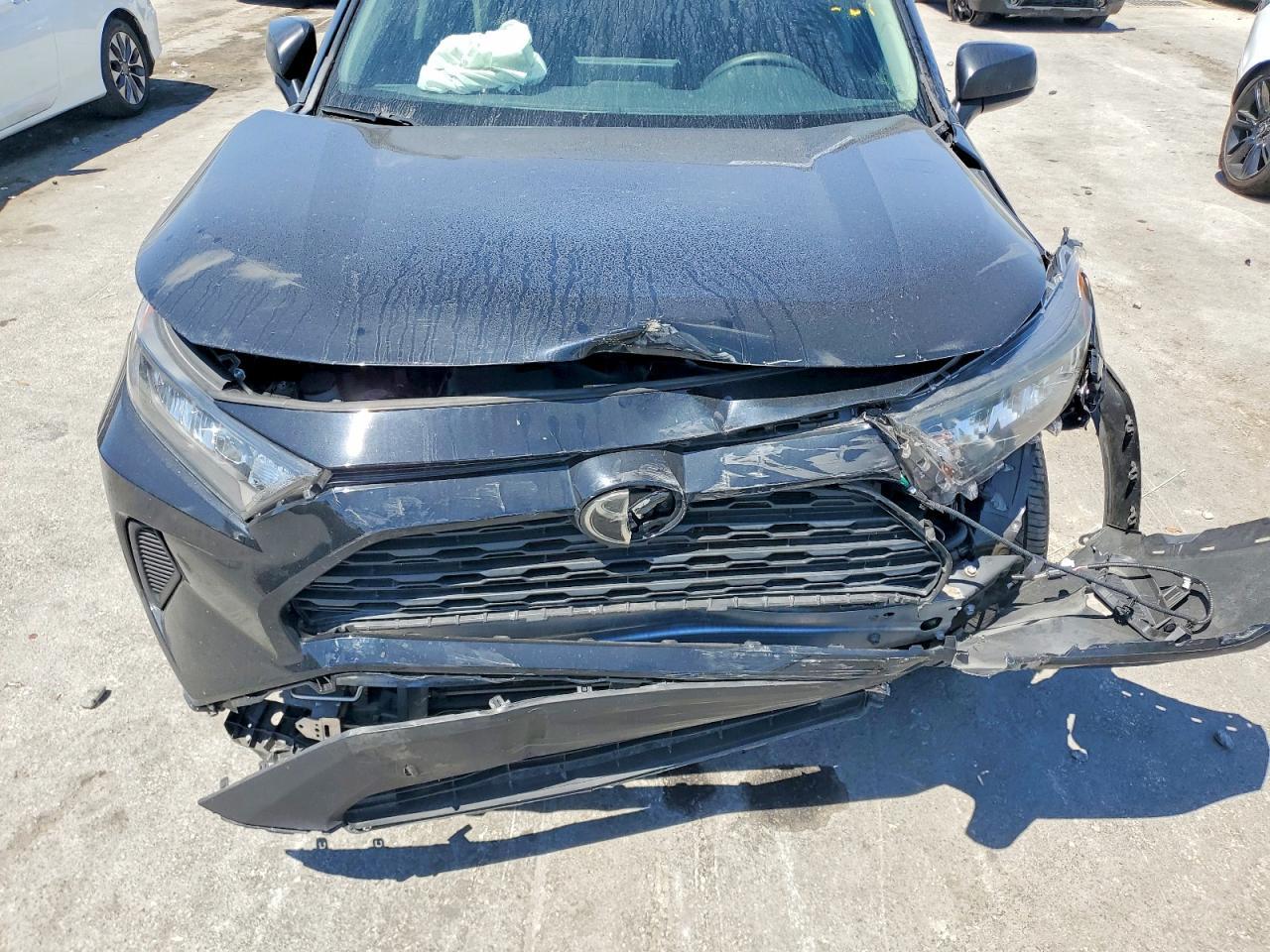 2019 Toyota Rav4 Le - zdjęcie 12