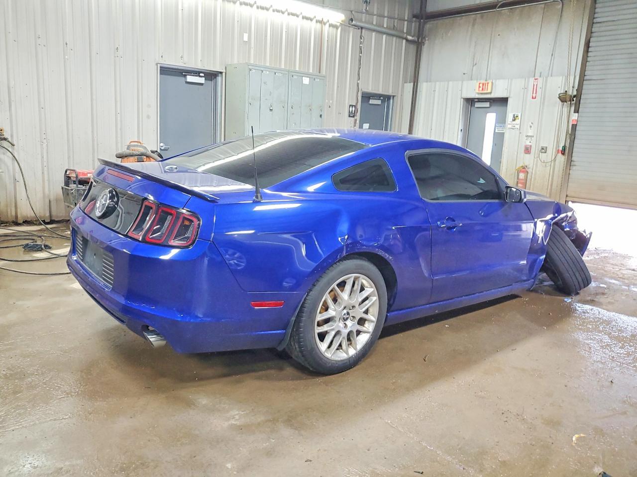 Ford Mustang - zdjęcie 3