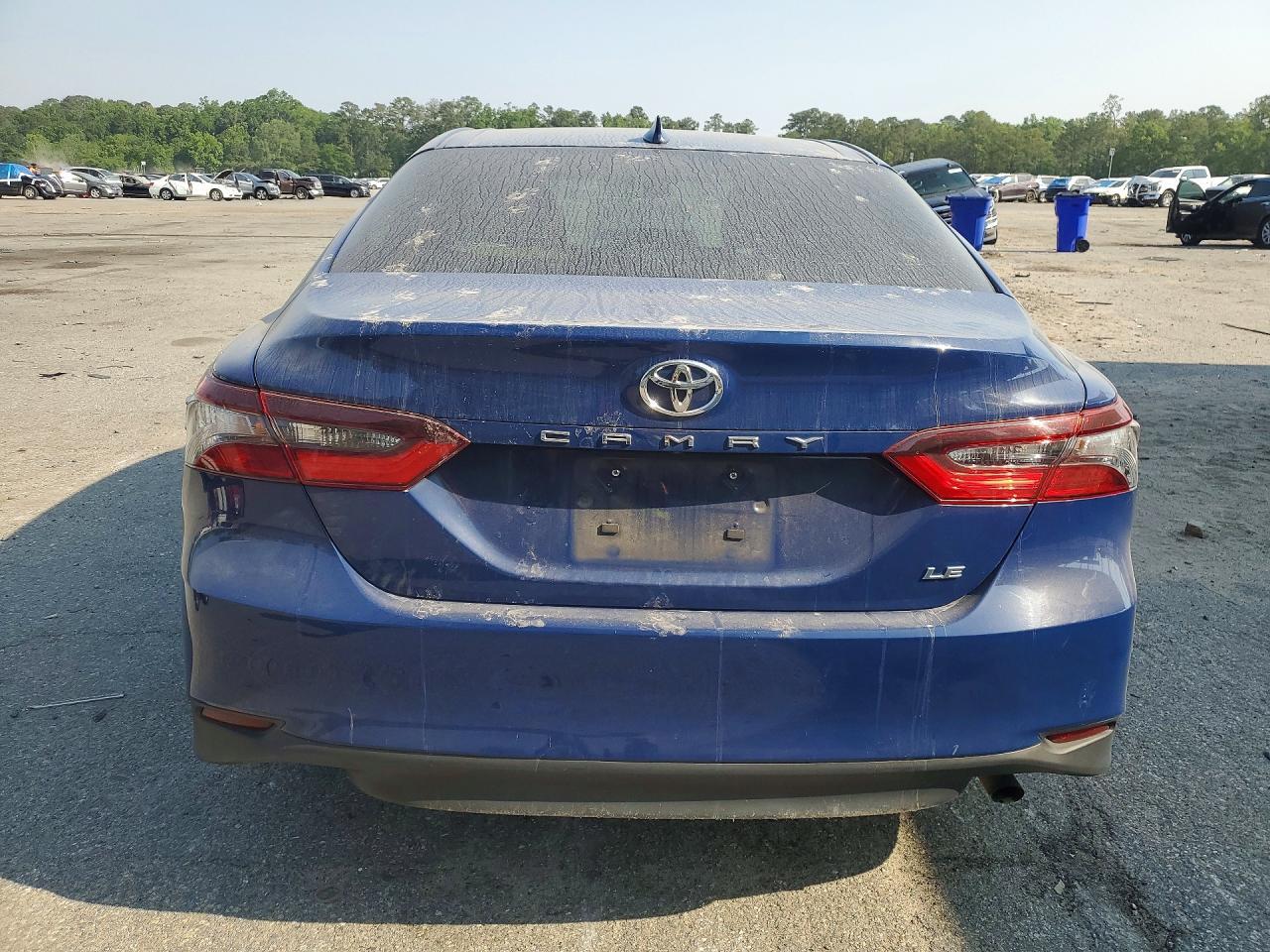 2023 Toyota Camry Le - zdjęcie 6