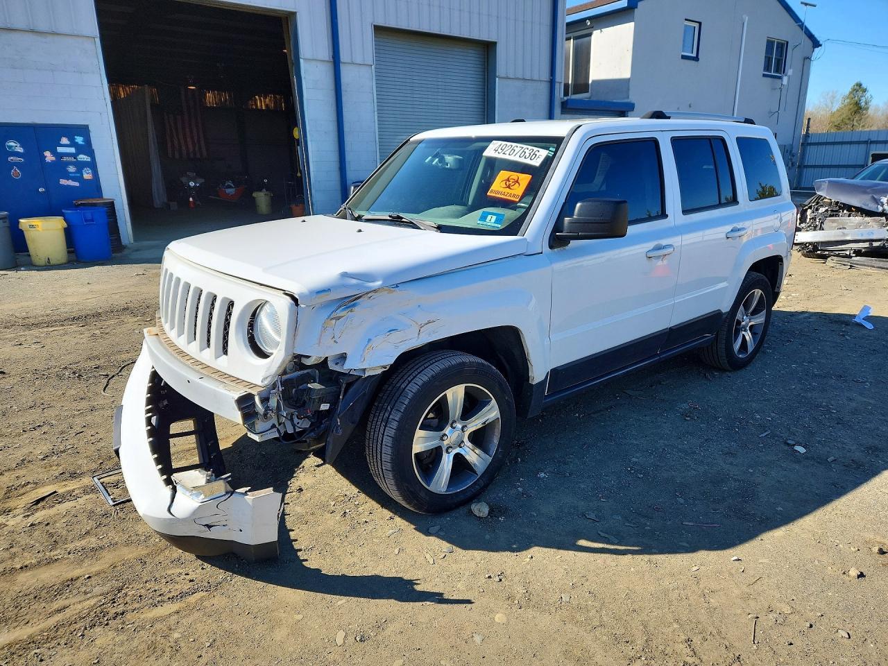 2016 Jeep Patriot Latitude - zdjęcie główne