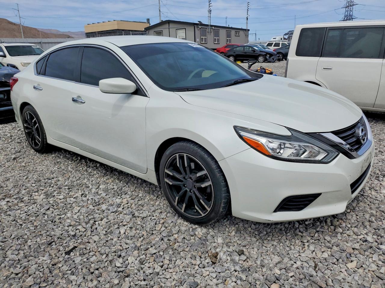 2016 Nissan Altima 2.5 S - zdjęcie 4