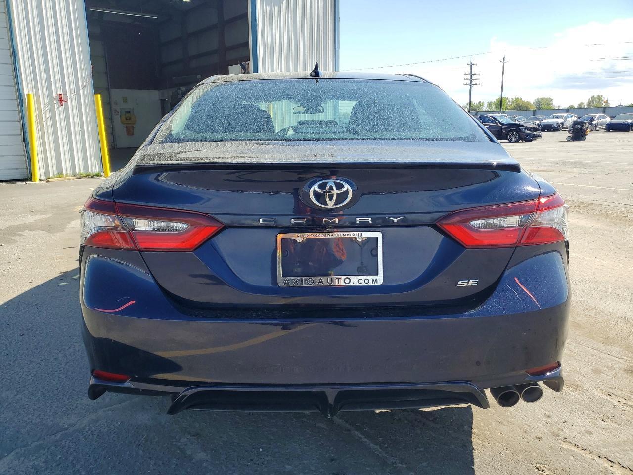 2022 Toyota Camry Se - zdjęcie 6