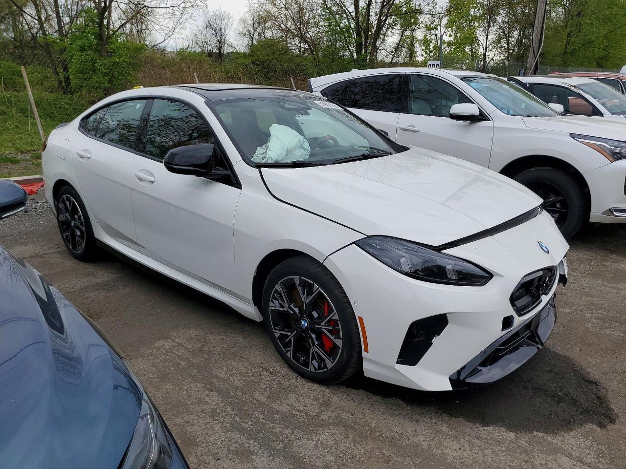 2025 BMW M235Xi - zdjęcie 4