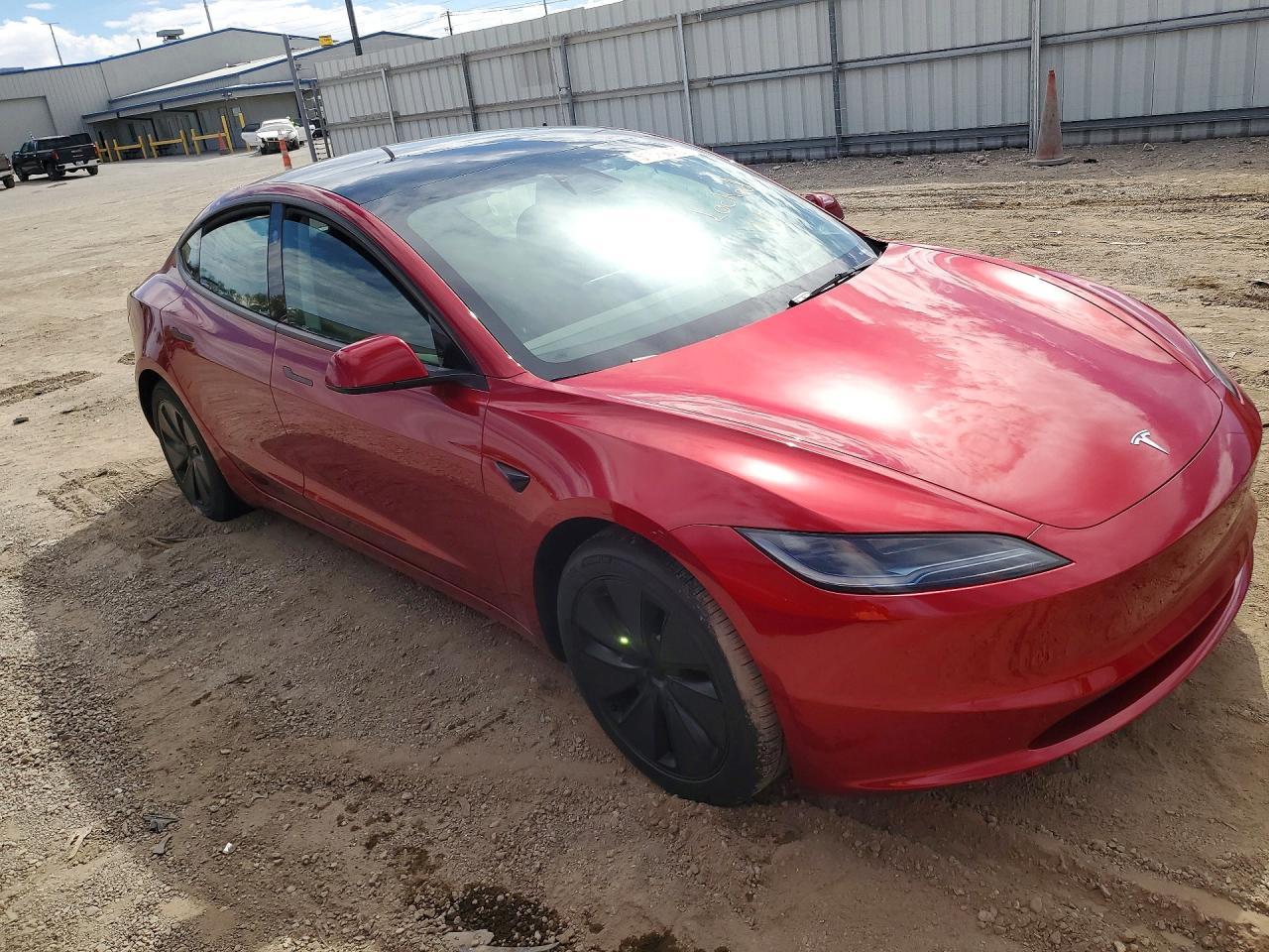 2024 Tesla Model 3 - zdjęcie 4