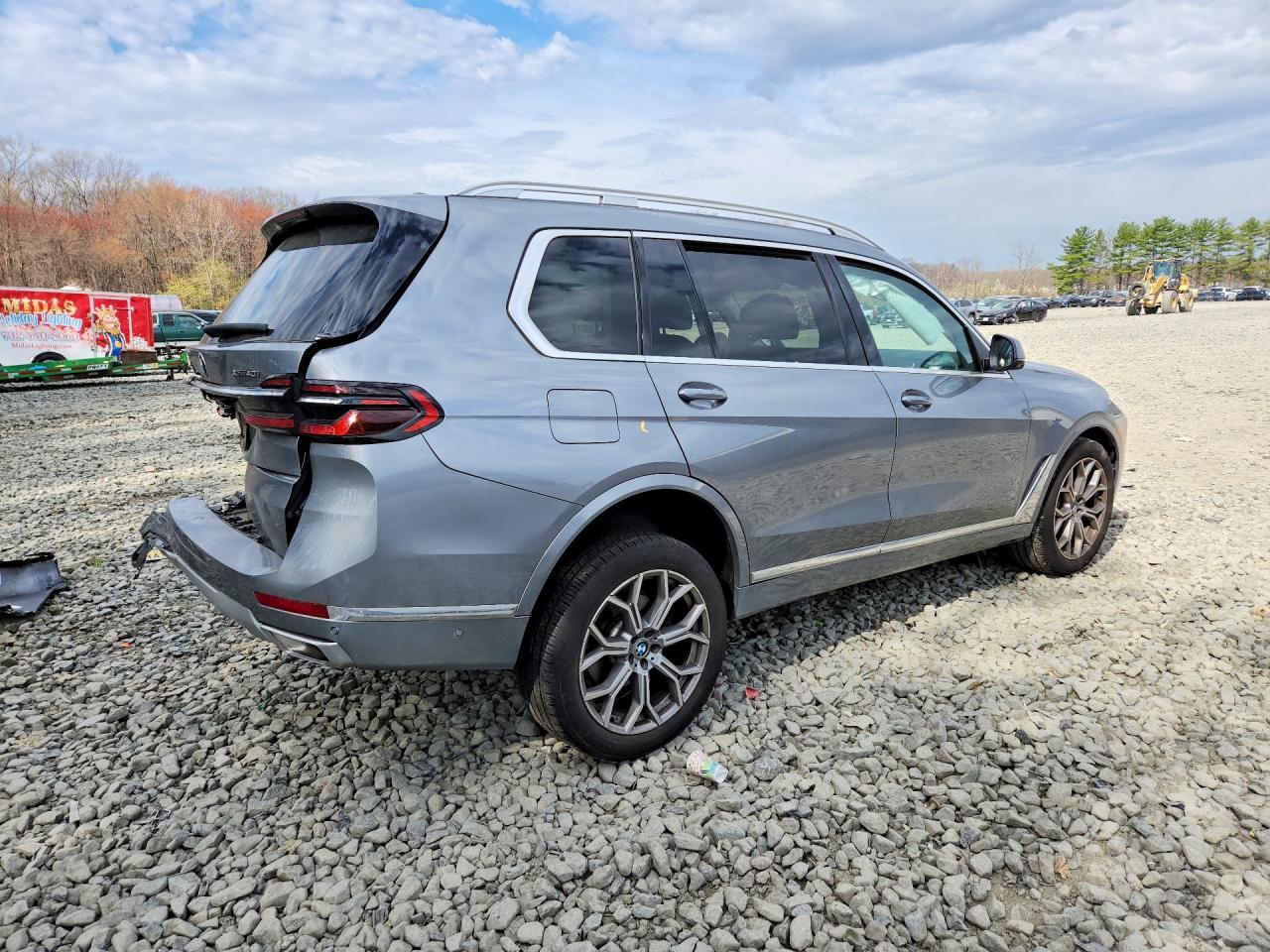 2024 BMW X7 xDrive40I - zdjęcie 3