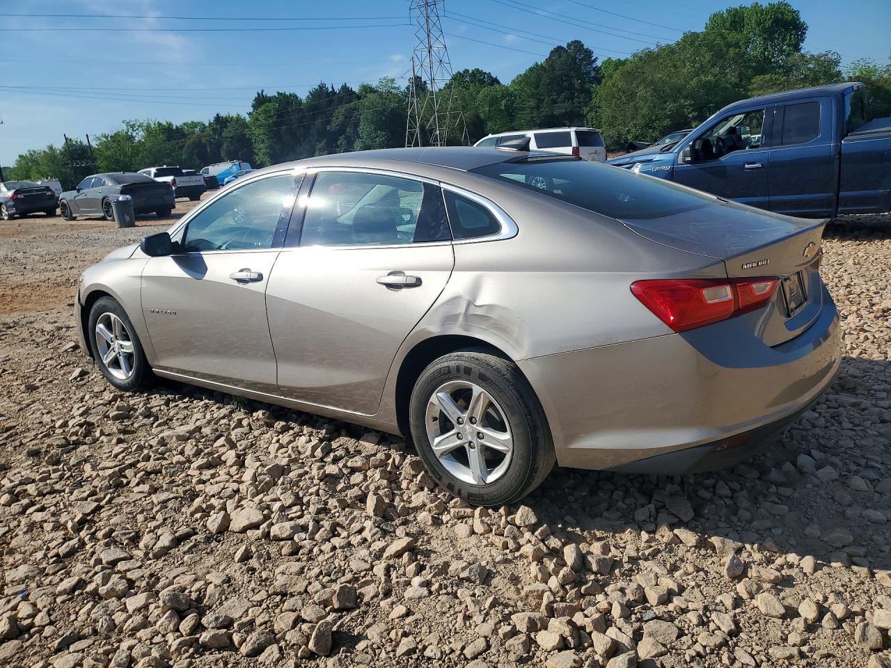2022 Chevrolet Malibu Ls - zdjęcie 2