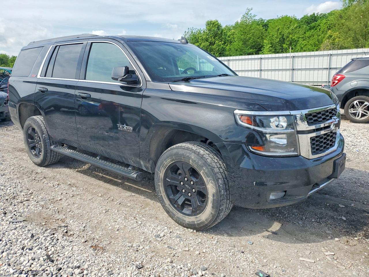 2017 Chevrolet Tahoe Lt - zdjęcie 4