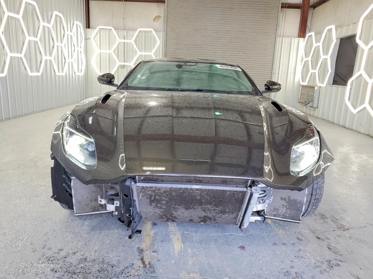 2017 Aston Martin Db11 - zdjęcie 5