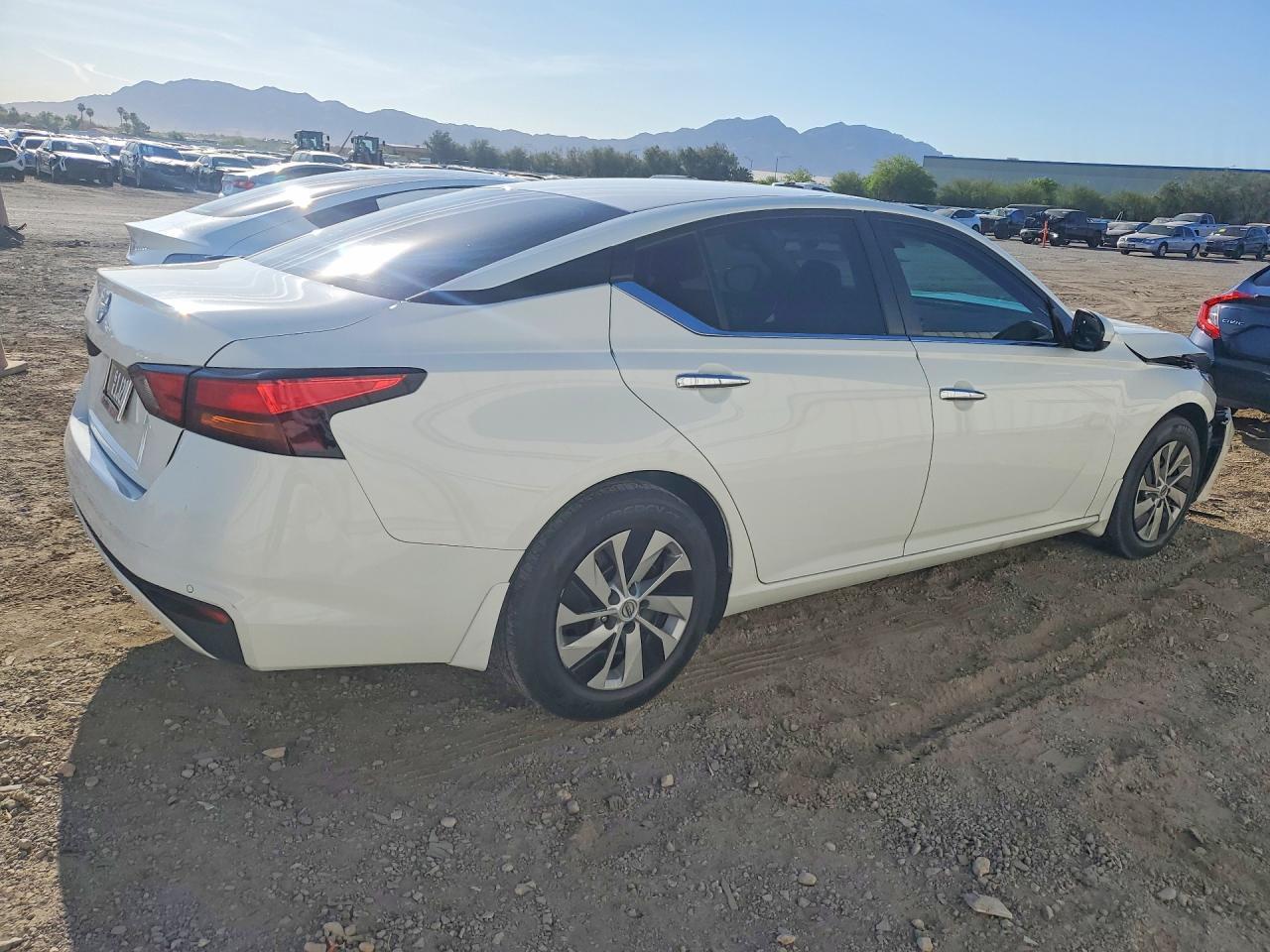 2023 Nissan Altima S - zdjęcie 3