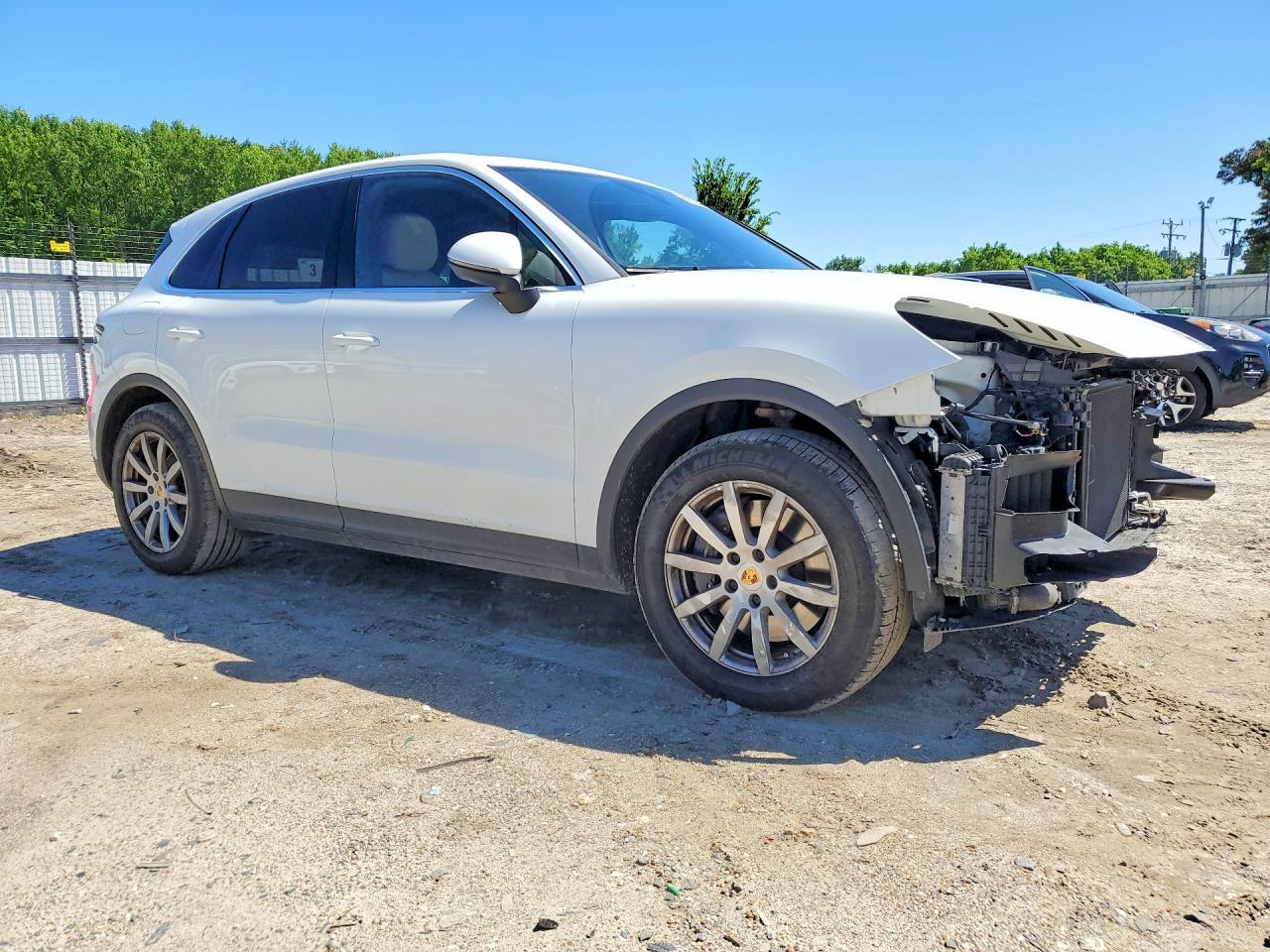 2022 Porsche Cayenne - zdjęcie 4