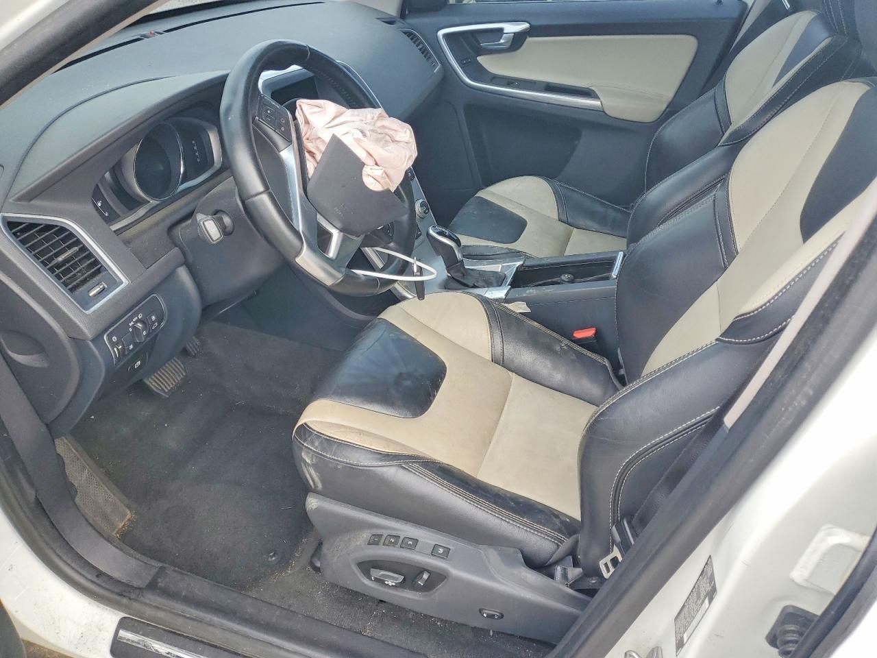 2017 Volvo Xc60 T5 Dynamic - zdjęcie 7