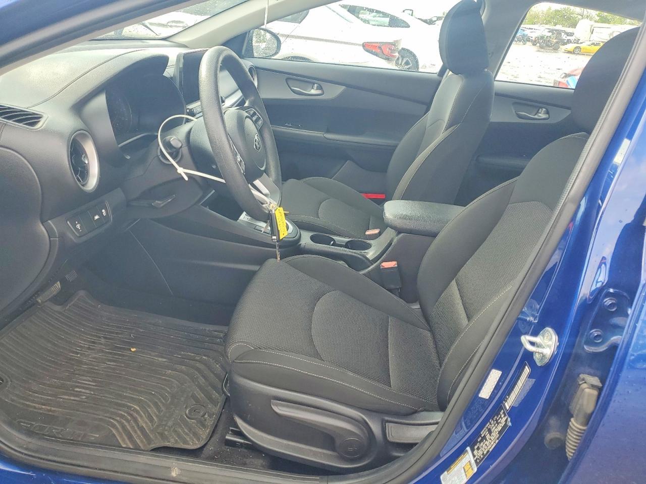 2021 Kia Forte Lxs - zdjęcie 7