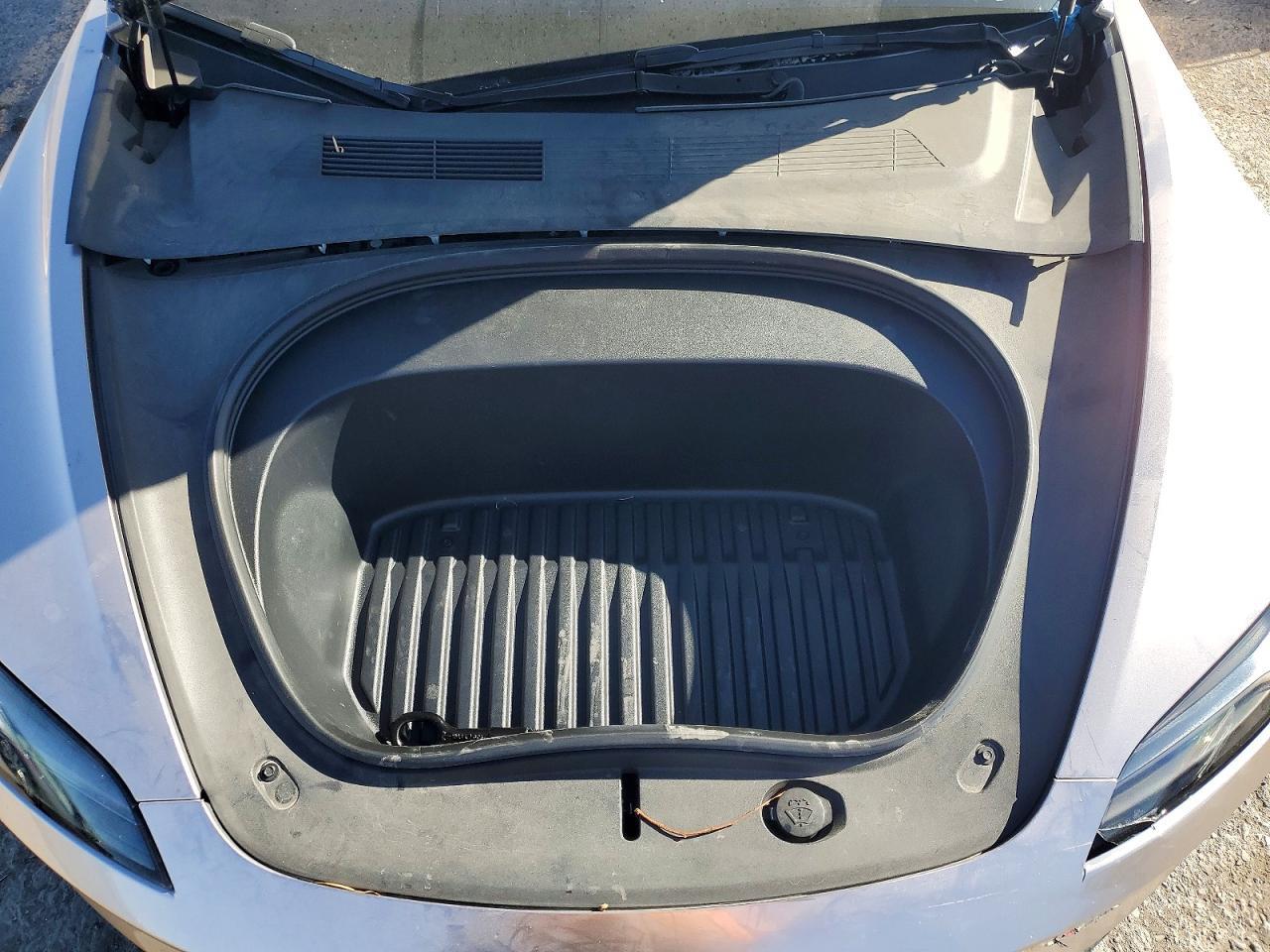 2024 Tesla Model 3 - zdjęcie 11